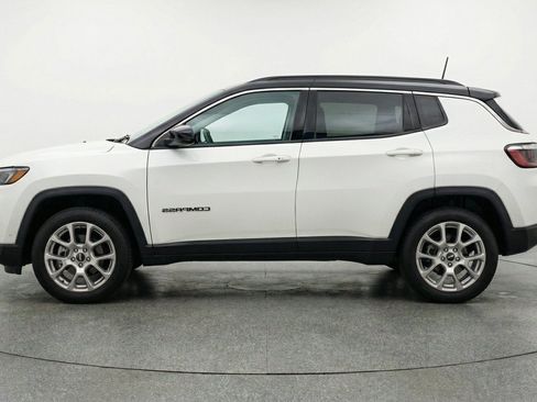 Used 2025 Jeep Compass Limited AWD/4WD image 5