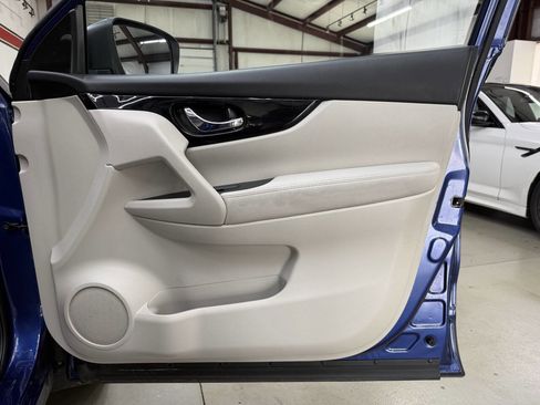Used 2019 Nissan Rogue Sport FWD image 17