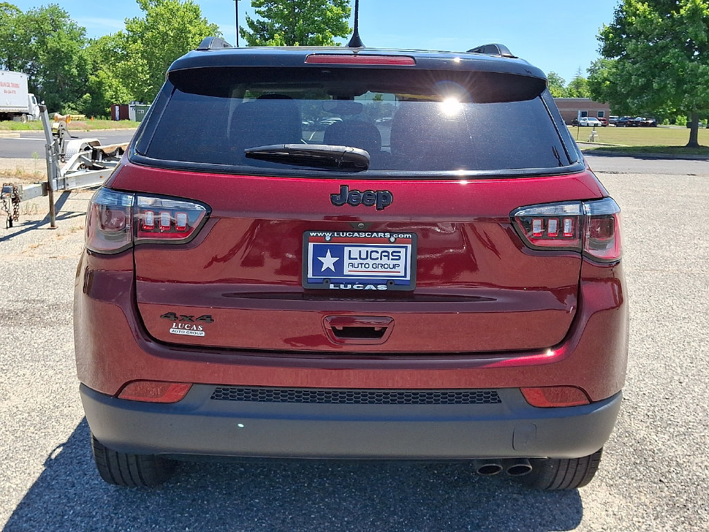 Used 2021 Jeep Compass Latitude w/ Sun and Sound Group AWD/4WD image 10