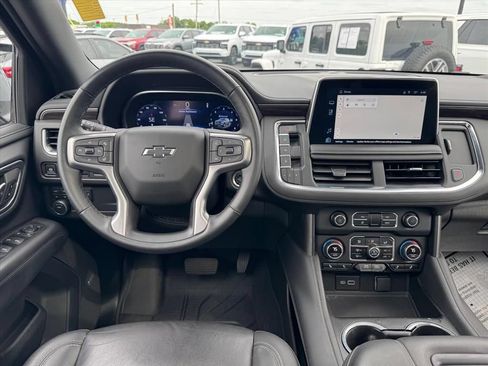 Used 2024 Chevrolet Suburban Z71 w/ Luxury Package AWD/4WD image 15