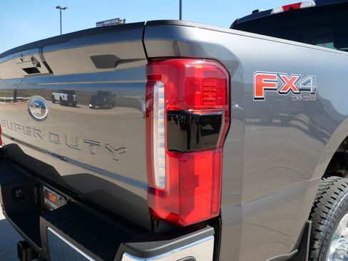 New 2026 Ford F250 XLT w/ XLT Premium Package AWD/4WD image 10