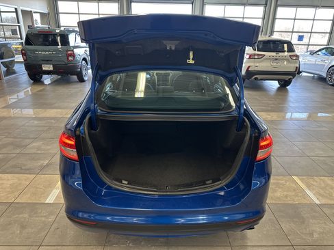 Used 2017 Ford Fusion SE w/ Fusion SE Technology Package image 25