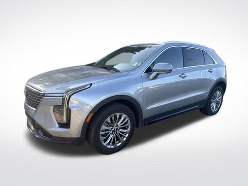 Used 2025 Cadillac XT4 Premium Luxury FWD image 8