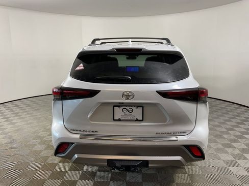 New 2026 Toyota Highlander Platinum image 7