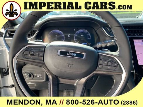 New 2025 Jeep Grand Cherokee Limited w/ Luxury Tech Group II image 29