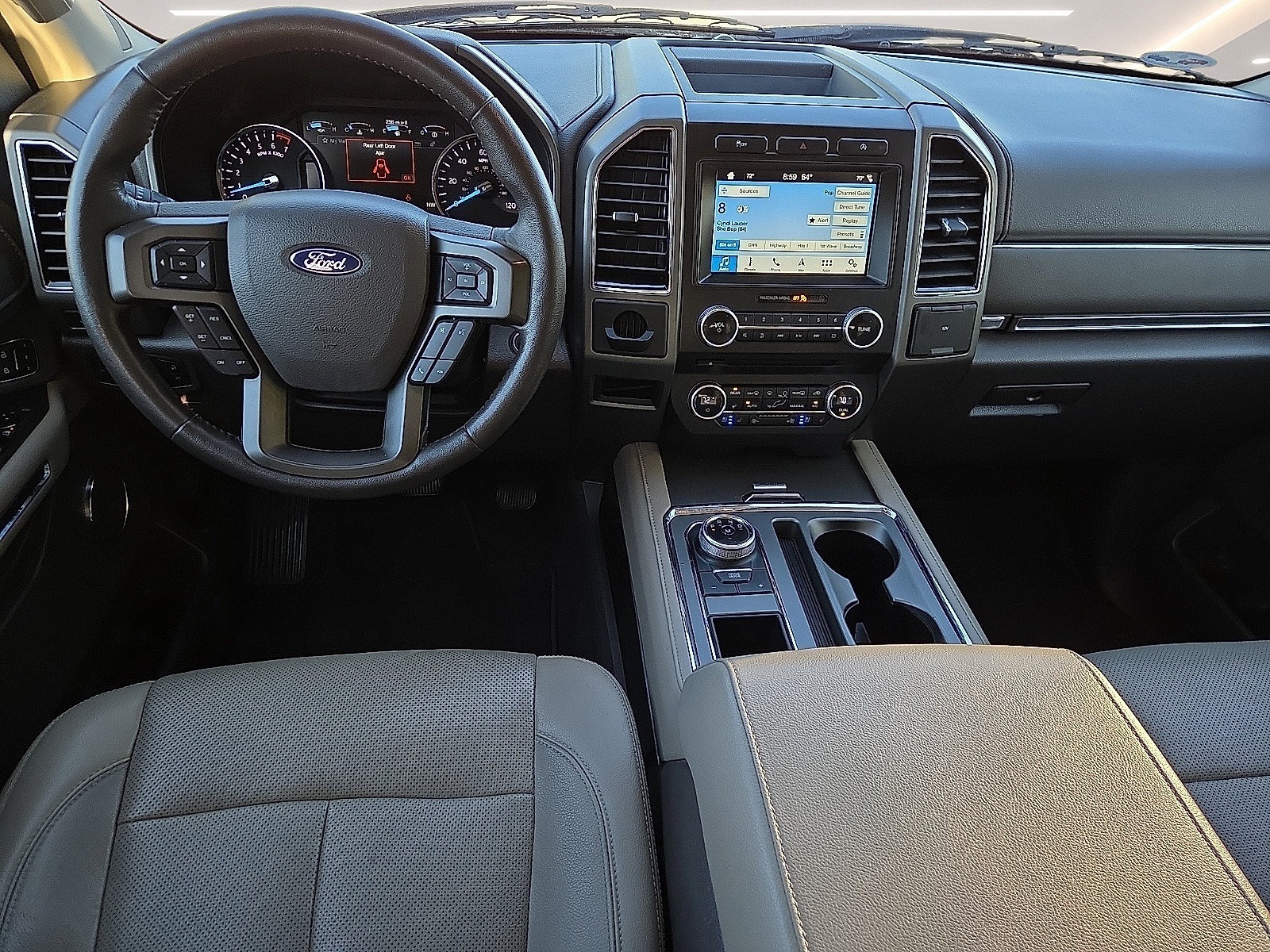 Used 2018 Ford Expedition XLT w/ Equipment Group 202A RWD image 12