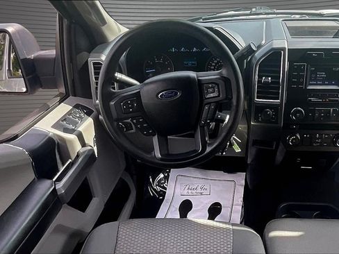 Used 2016 Ford F150 XLT AWD/4WD image 9