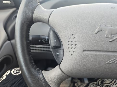 Used 2001 Ford Mustang GT RWD image 19