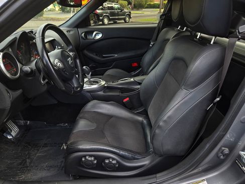 Used 2020 Nissan 370Z Touring Sport image 17