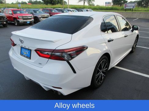 Used 2024 Toyota Camry SE FWD image 5