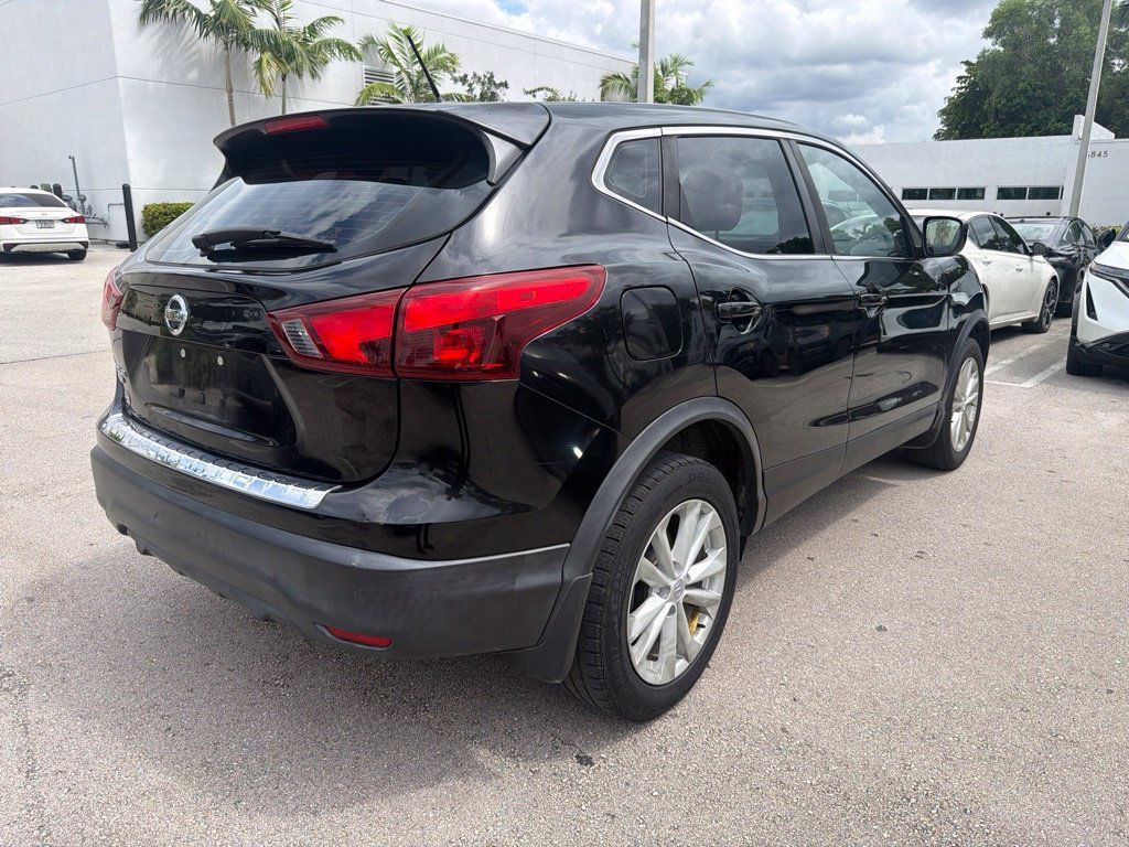 Used 2017 Nissan Rogue Sport S w/ S Appearance Package FWD image 7