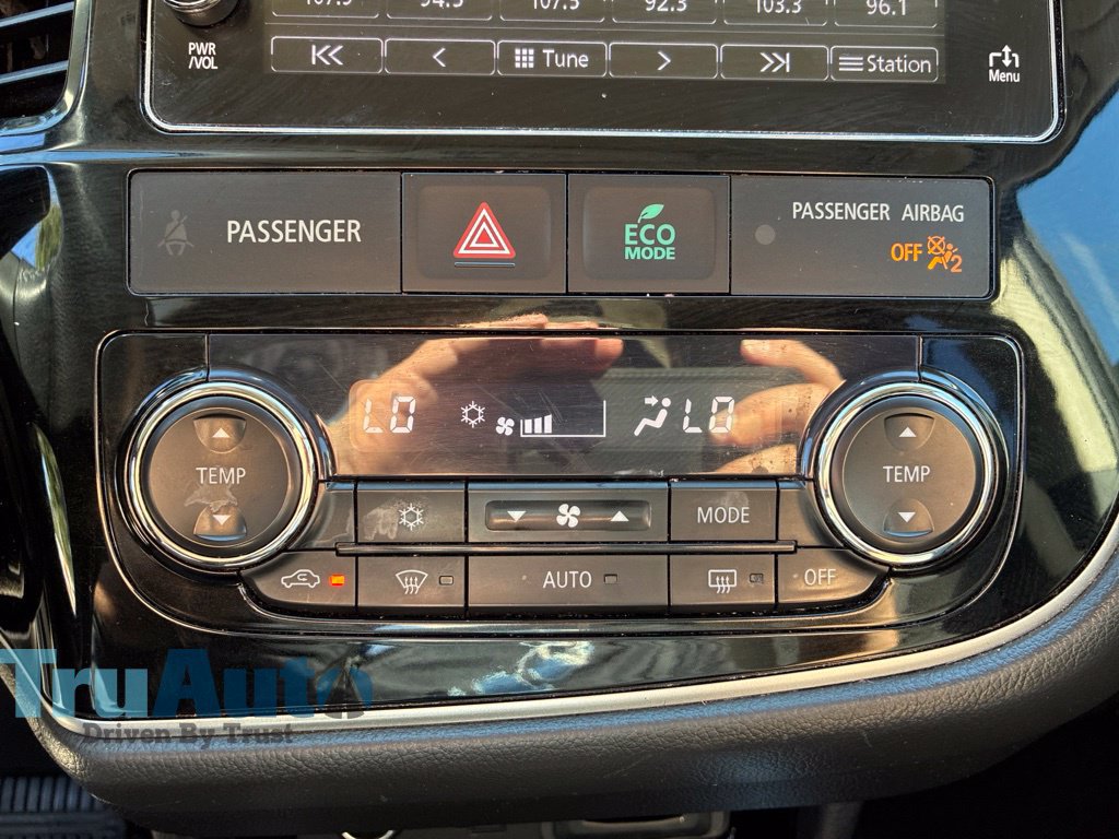 Used 2018 Mitsubishi Outlander AWD image 33