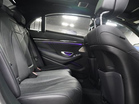 Used 2017 Mercedes-Benz S 550 Sedan w/ Premium Package image 19