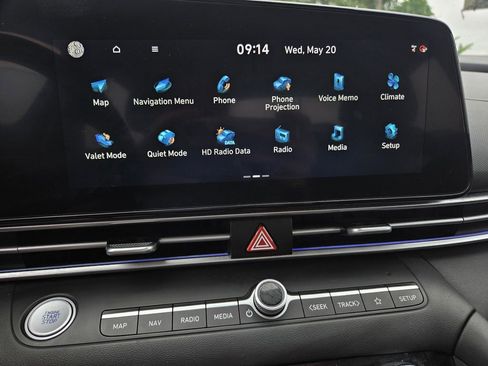 Used 2024 Hyundai Elantra SEL FWD image 10