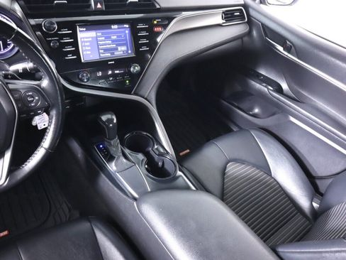 Used 2020 Toyota Camry SE FWD image 30