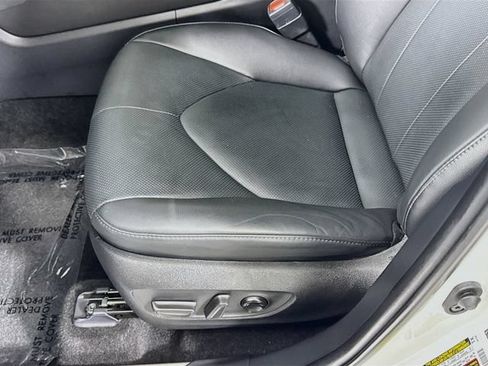 Certified 2024 Toyota Highlander Limited AWD/4WD image 21