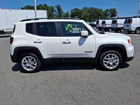 Used 2021 Jeep Renegade Latitude w/ Sun & Sound Group AWD/4WD image 7