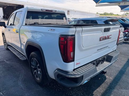 Used 2022 GMC Sierra 1500 SLT w/ X31 Off-Road Package AWD/4WD image 4