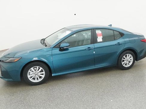 New 2026 Toyota Camry LE image 5