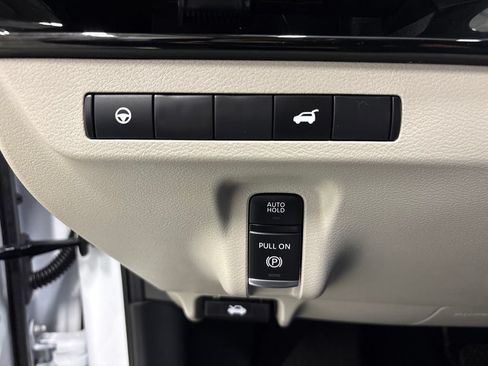 Used 2025 Nissan Murano SV AWD/4WD image 22
