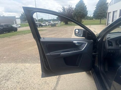 Used 2013 Volvo XC60 3.2 AWD/4WD image 18