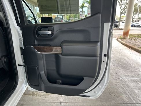 Used 2019 GMC Sierra 1500 SLE w/ SLE Value Package image 30