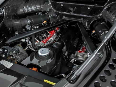 Used 2022 Ferrari SF90 Stradale AWD/4WD image 21