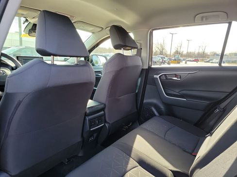 Used 2022 Toyota RAV4 XLE image 14
