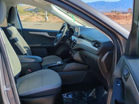 Used 2022 Ford Escape SE image 29