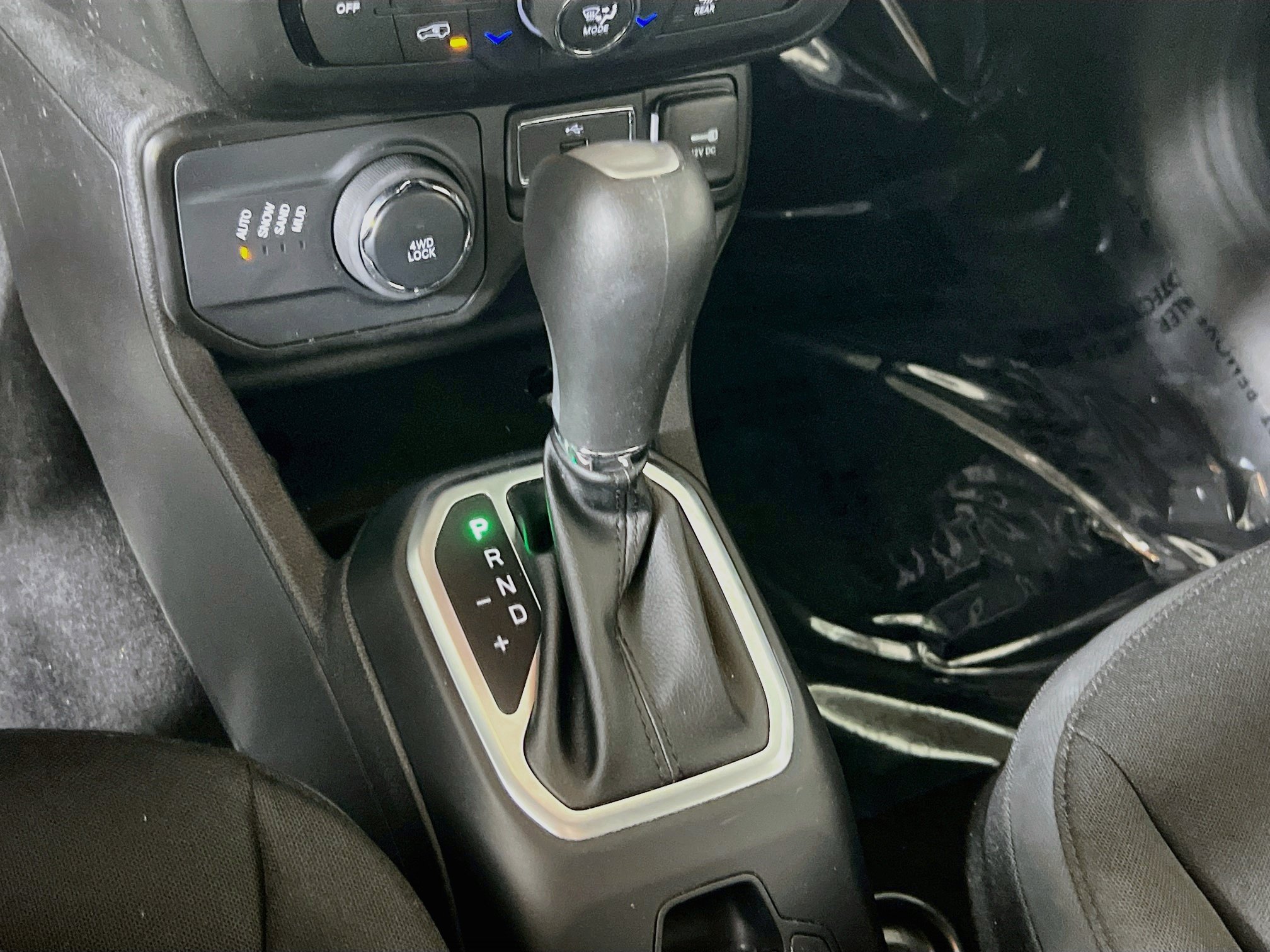 Used 2023 Jeep Renegade Altitude w/ Convenience Group I AWD/4WD image 17