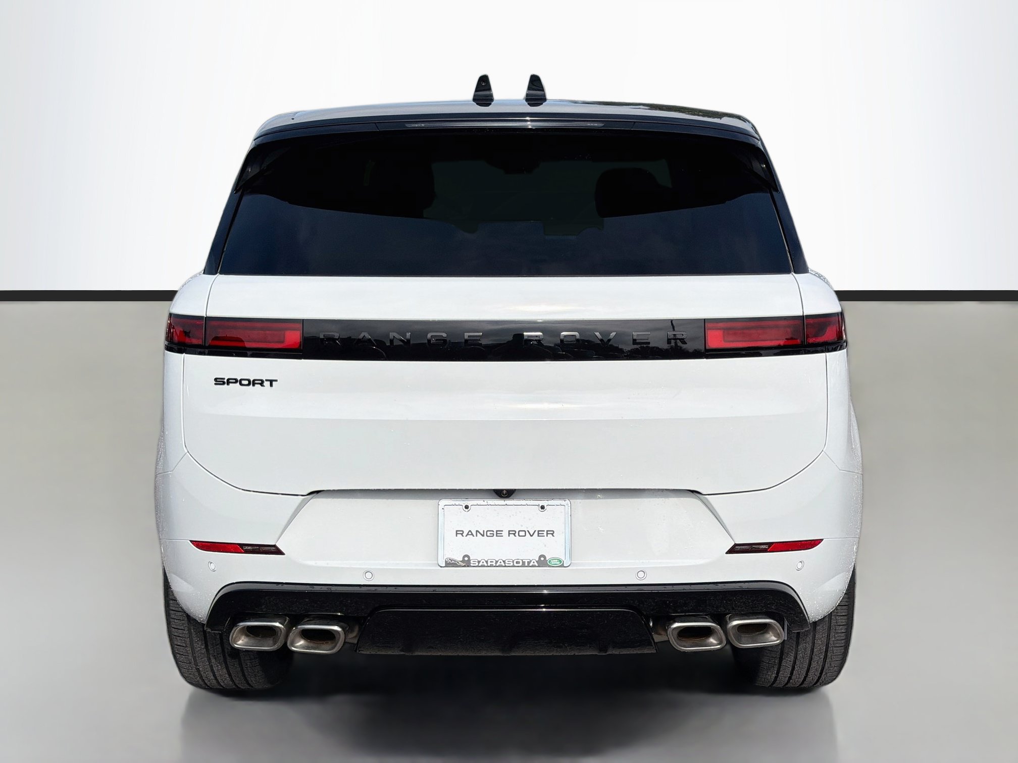 New 2027 Land Rover Range Rover Sport Dynamic SE AWD/4WD image 4