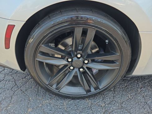 Used 2017 Chevrolet Camaro SS RWD image 17