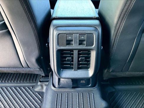 Used 2025 Ford Bronco Outer Banks AWD/4WD image 16
