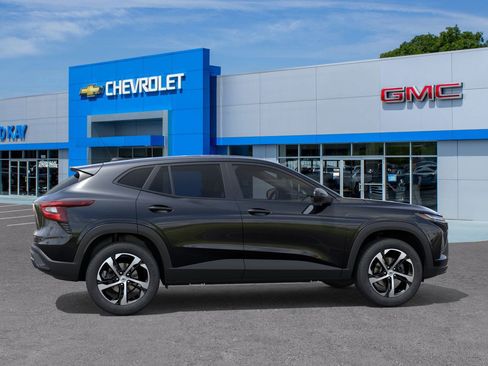 New 2026 Chevrolet Trax RS w/ Sunroof Package image 29