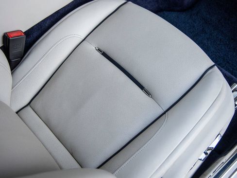 Used 2016 Rolls-Royce Dawn RWD image 45