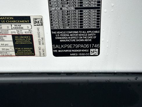 Used 2023 Land Rover Range Rover SE image 37