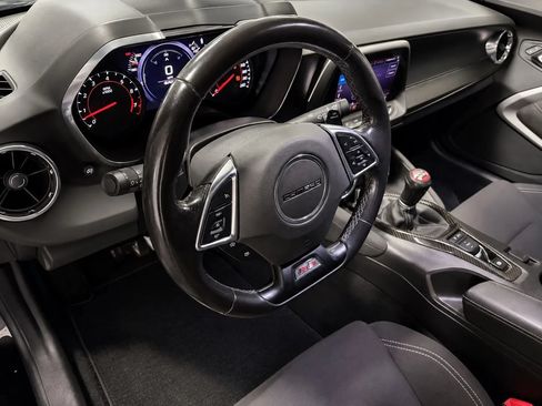 Used 2020 Chevrolet Camaro SS RWD image 13