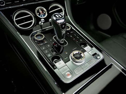 Used 2021 Bentley Continental GT AWD/4WD image 50