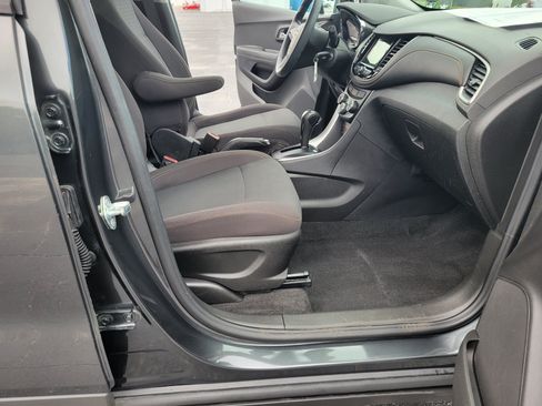 Used 2019 Chevrolet Trax LS FWD image 25