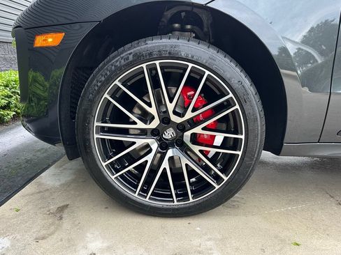 Certified 2026 Porsche Macan S AWD/4WD image 42