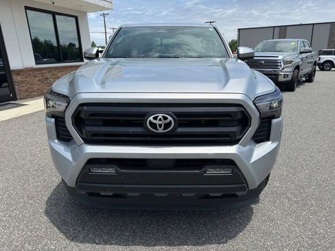 Used 2024 Toyota Tacoma SR5 AWD/4WD image 10