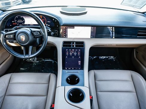 Used 2021 Porsche Taycan Base image 10