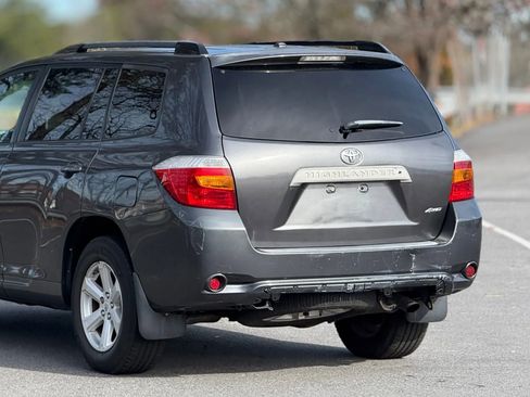Used 2010 Toyota Highlander SE image 16