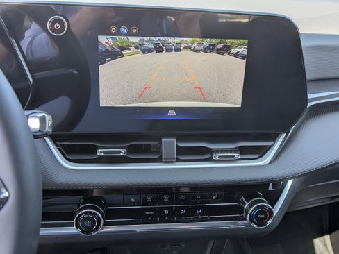 New 2026 Chevrolet Equinox LT FWD image 18