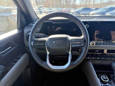 Used 2024 Chevrolet Colorado ZR2 w/ ZR2 Convenience Package III image 23