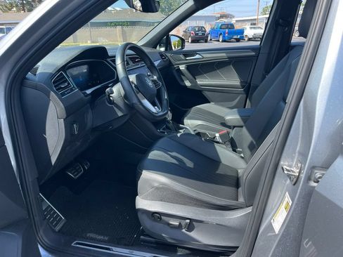 Used 2023 Volkswagen Tiguan SE R-Line FWD image 7