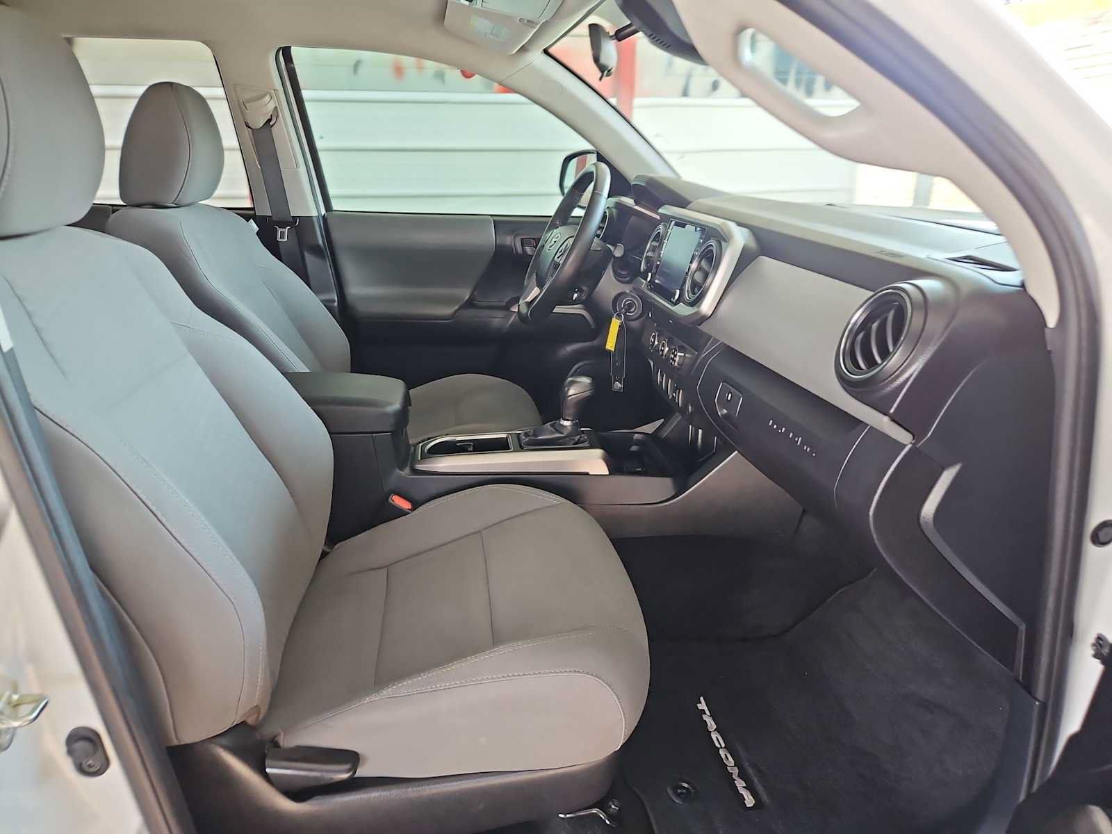 Used 2020 Toyota Tacoma SR5 RWD image 12