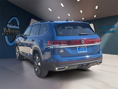 Certified 2025 Volkswagen Atlas SE image 4