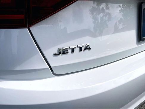 Used 2021 Volkswagen Jetta SE FWD image 35
