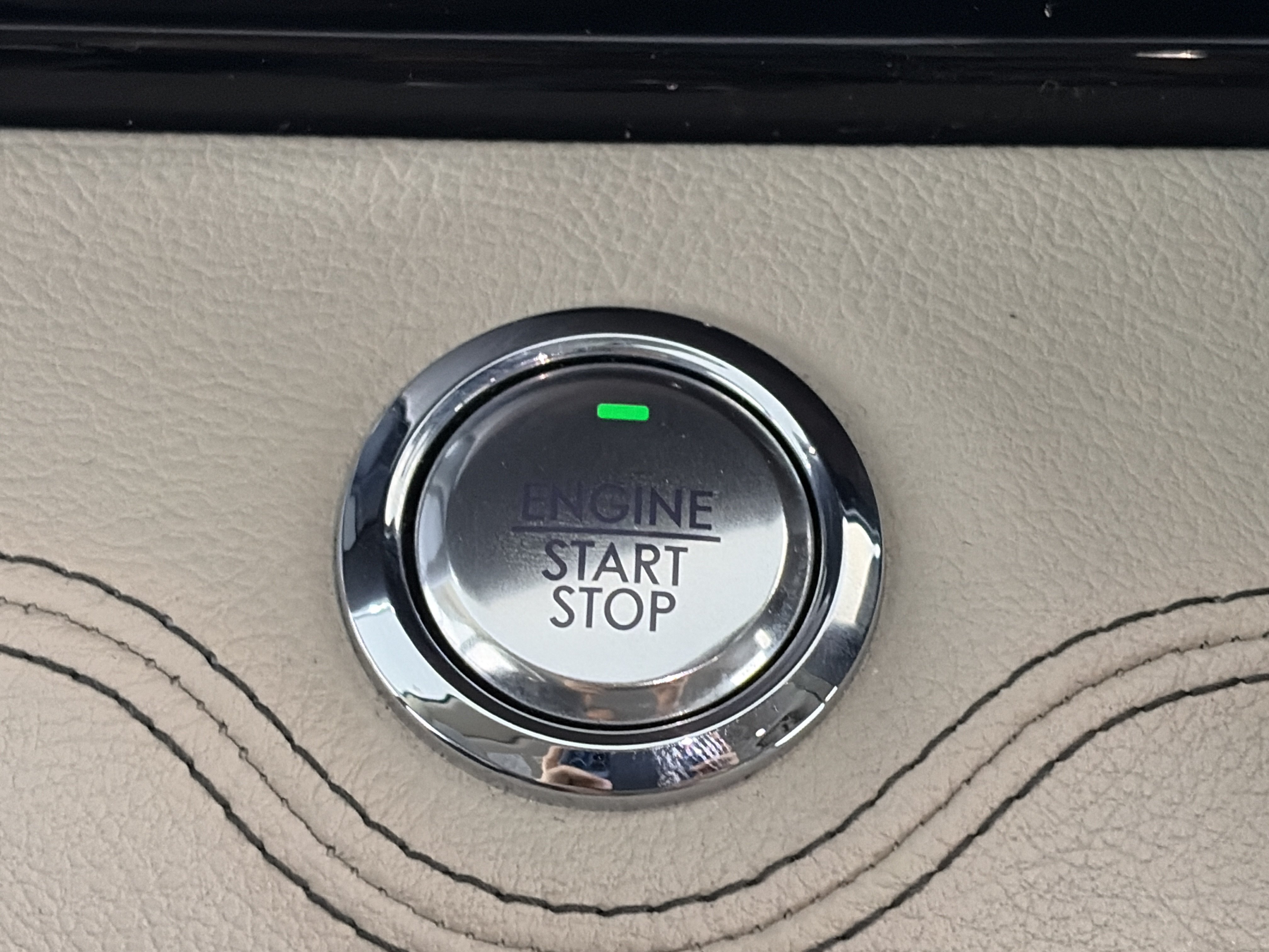 Used 2018 Lincoln Navigator Select w/ Technology Package AWD/4WD image 32